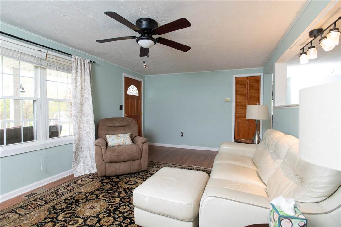 https://bt-photos.global.ssl.fastly.net/pittsburgh/orig_boomver_1_1753529-2.jpg