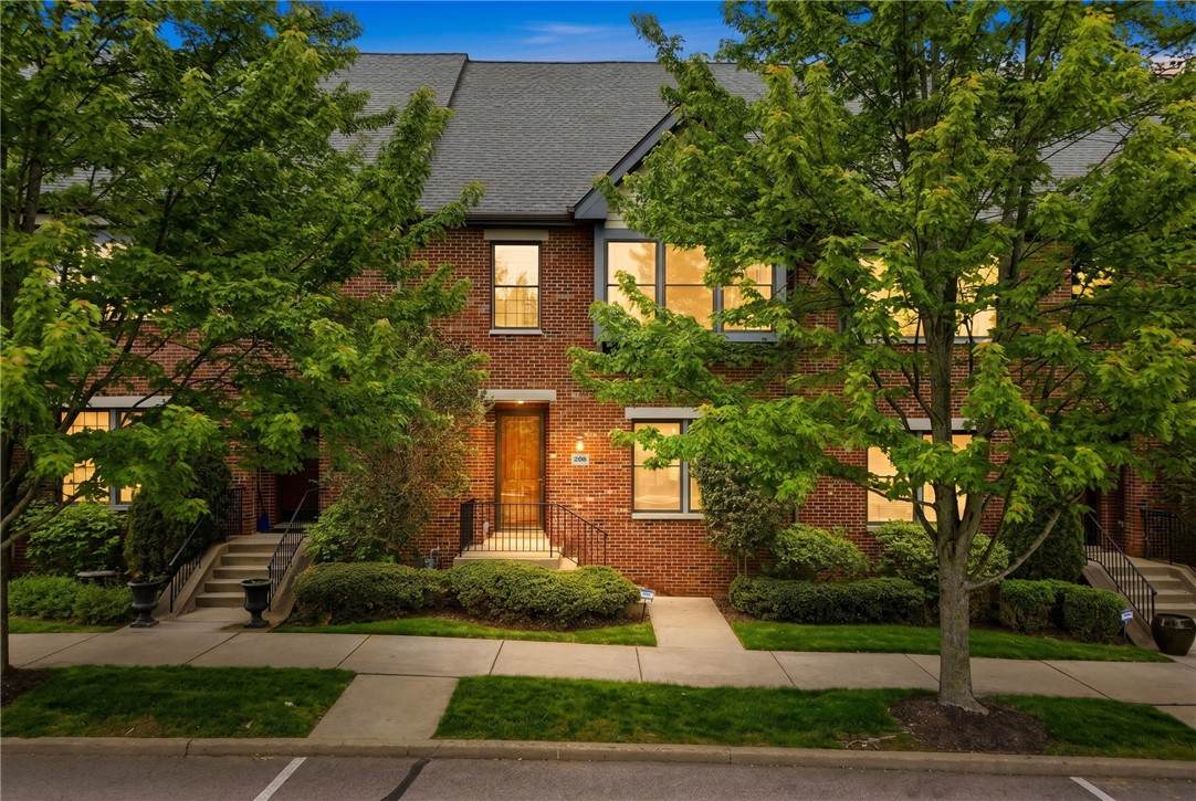 208 Linehan Pl - Photo 1