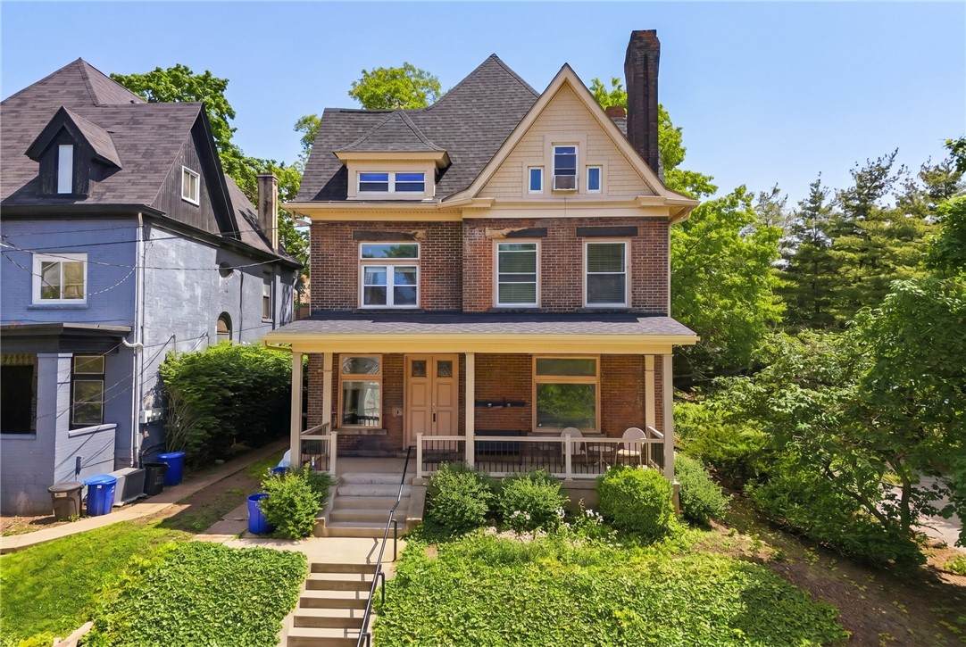 551 Graham Street - Photo 1