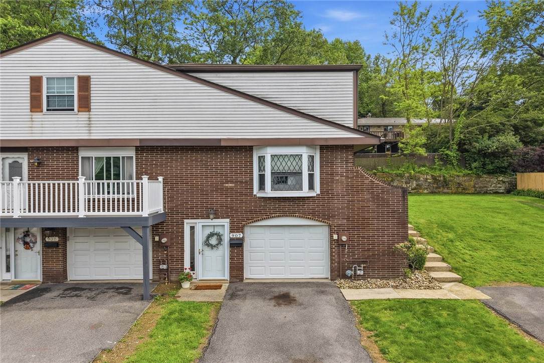 907 Camelot Drive - Photo 1