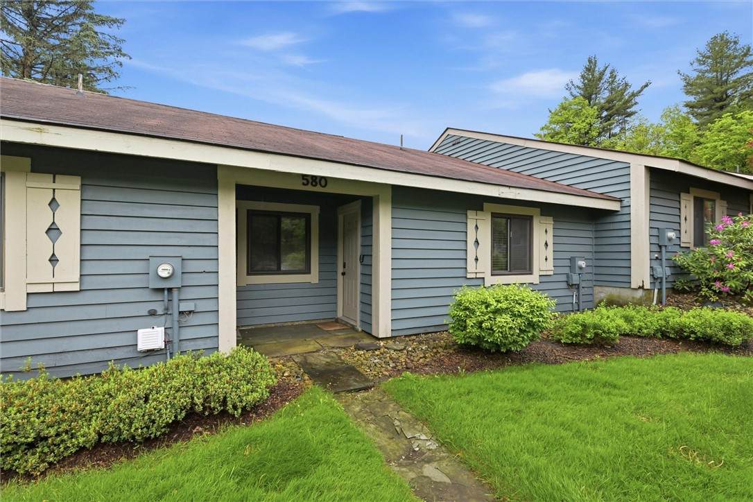 580 Maple Ct - Photo 1