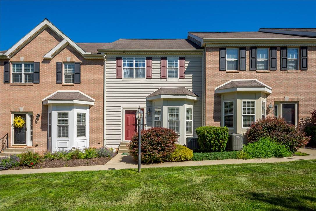 903 Royal Ct - Photo 1