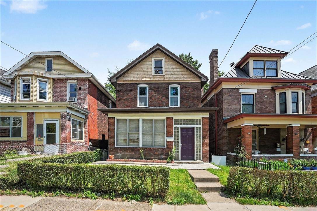 1045 Flemington St - Photo 1
