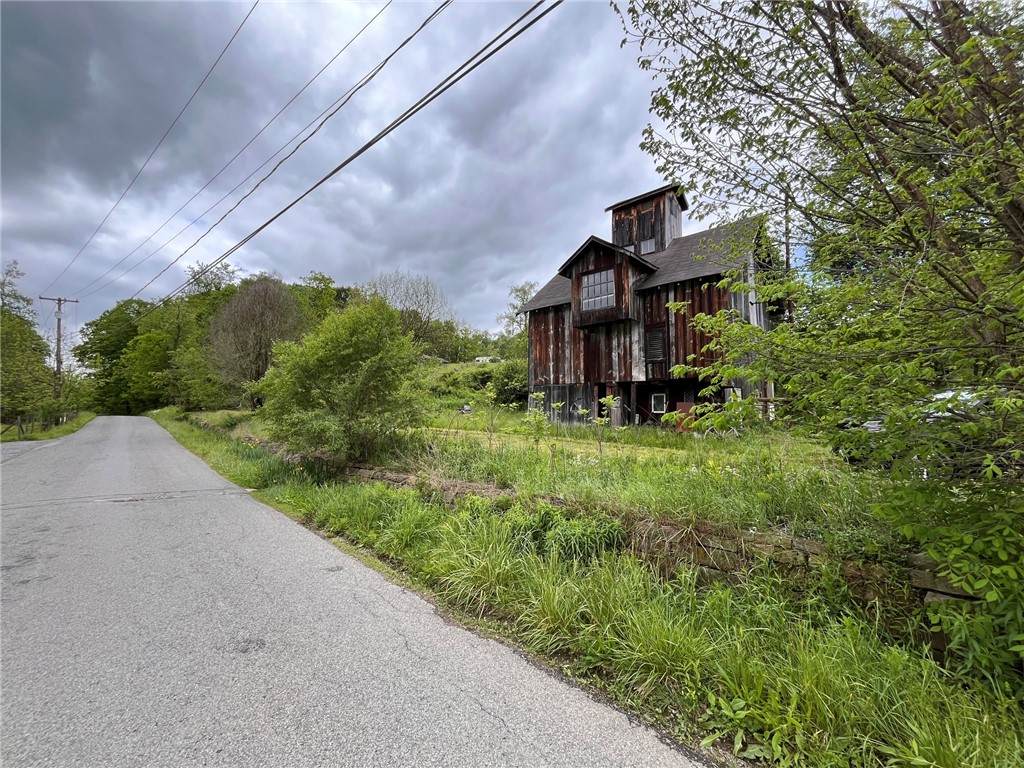 4448-4450 Hollow Road - Photo 1