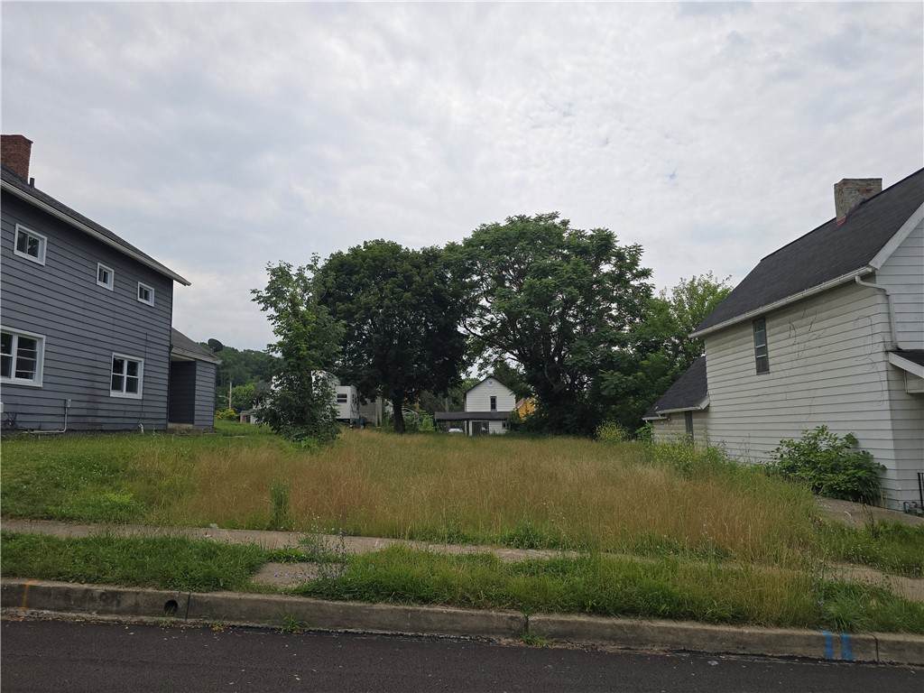 420 Waldo St - Photo 1