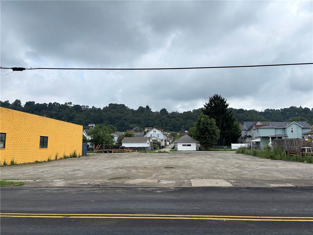 2813 Walnut St - Photo 1