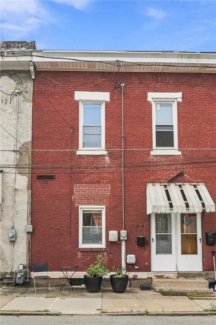 148 Home St - Photo 1