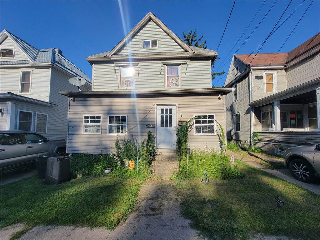 1023 Raspberry St - Photo 1