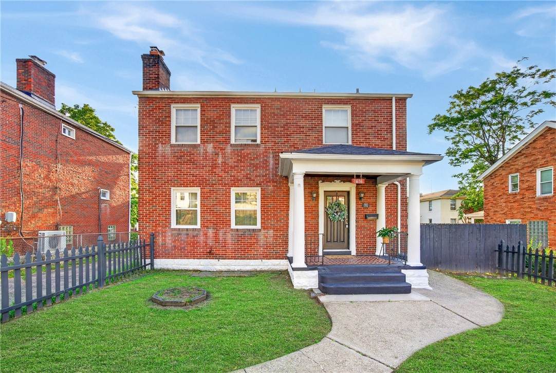 1616 Rutherford Ave - Photo 1