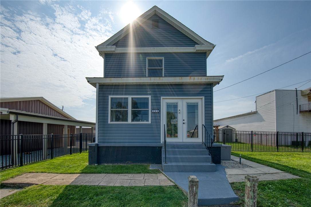 203 Harmony St - Photo 1