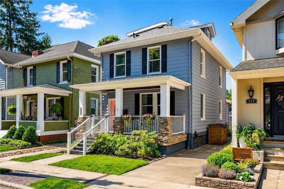 327 Nicholas Pl - Photo 1