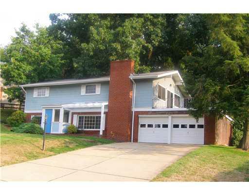125 Ambleside Dr., Ross Twp, PA 15237 (MLS #927396) :: Keller Williams Realty