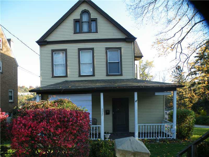 3537 Poplar Ave, Castle Shannon, PA 15234 (MLS #938300) :: Keller Williams Pittsburgh