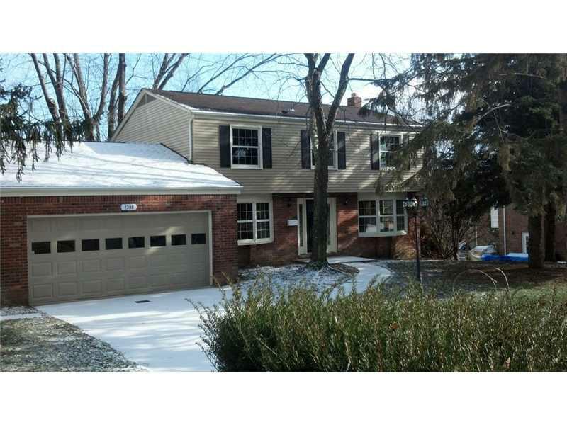 1300 Rolling Meadow, Upper St. Clair, PA 15241 (MLS #946601) :: Keller Williams Pittsburgh