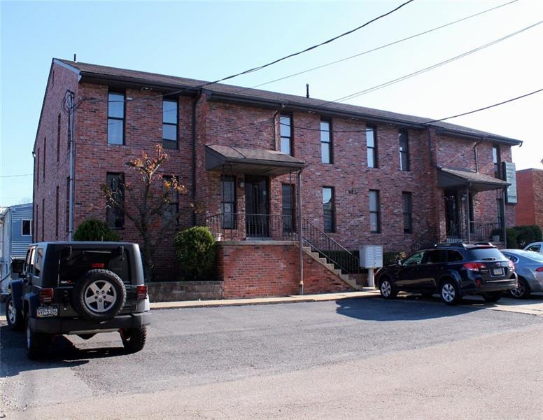 412 Darby Way - Photo 1