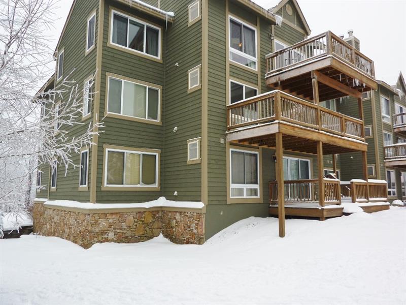 5302 Summit Drive - Photo 1