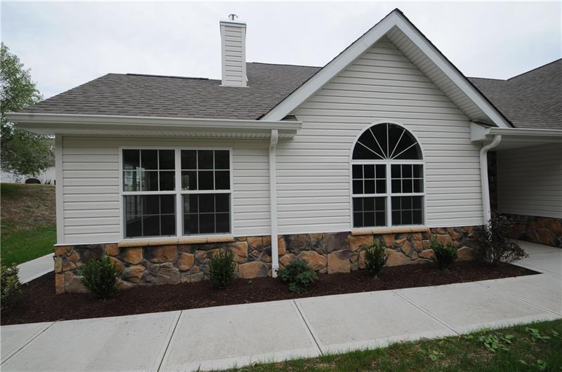 395 Saddlebrook Rd - Photo 1