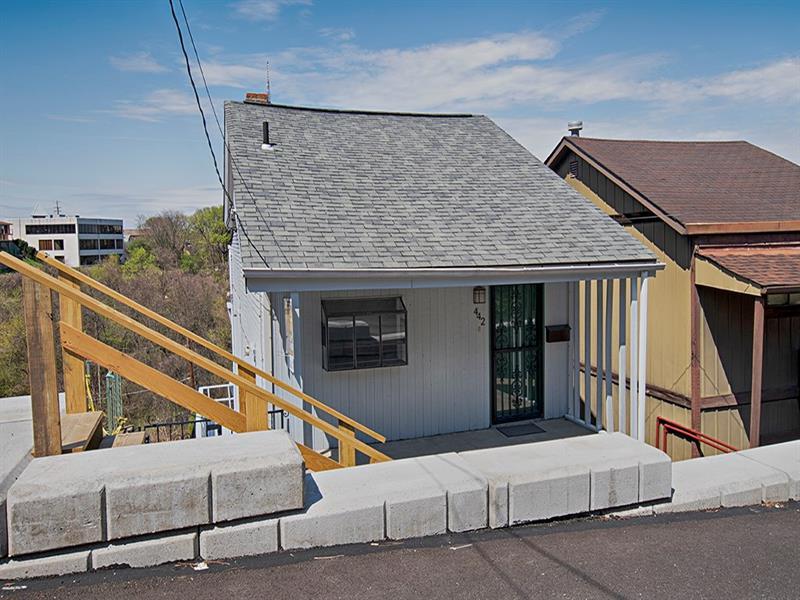 442 William St - Photo 1