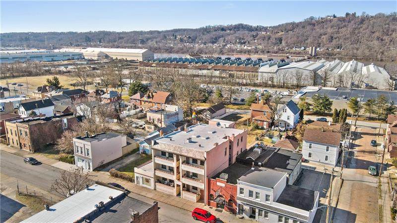 461 Maplewood Ave - Photo 1
