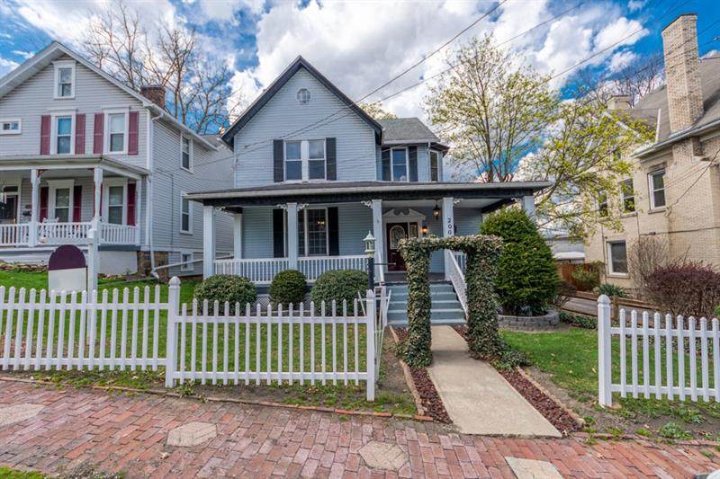 200 Brown Ave - Photo 1