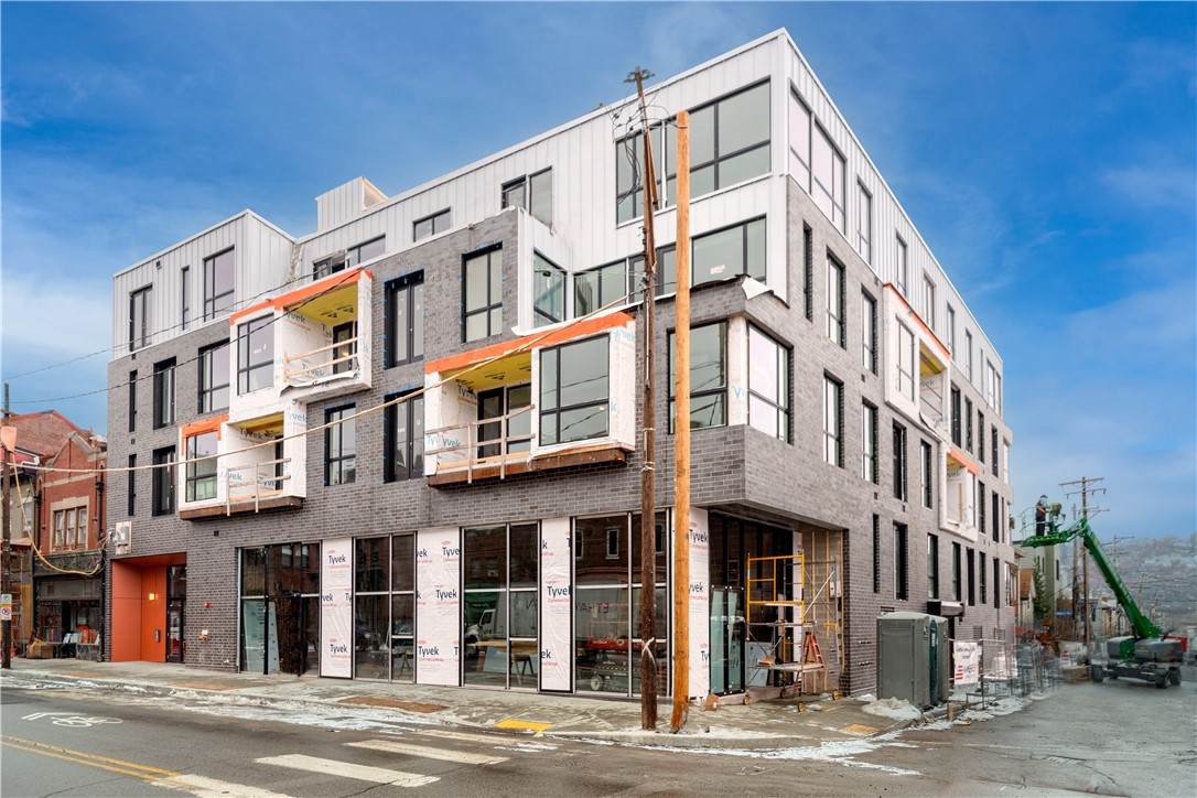 3725 Butler Street - Photo 1