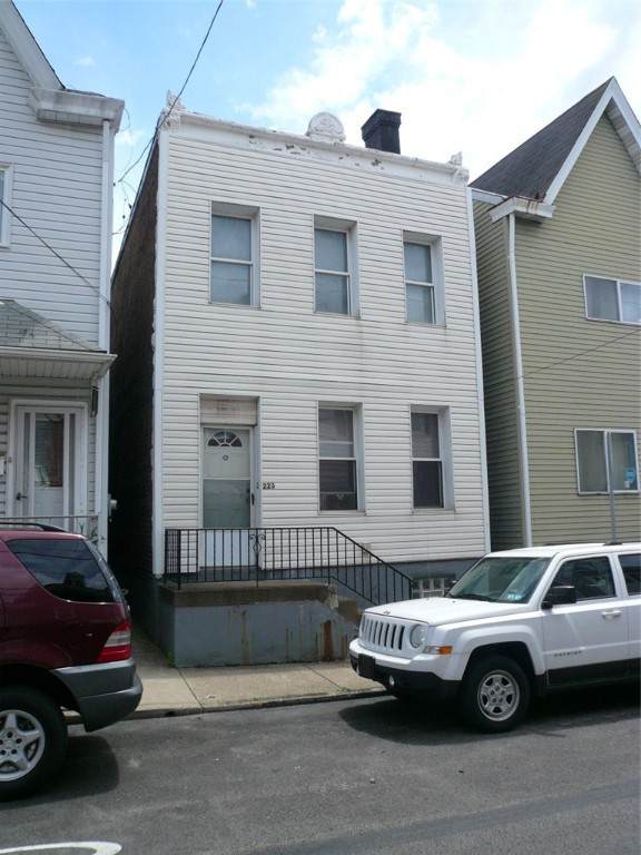 223 Edmond St - Photo 1