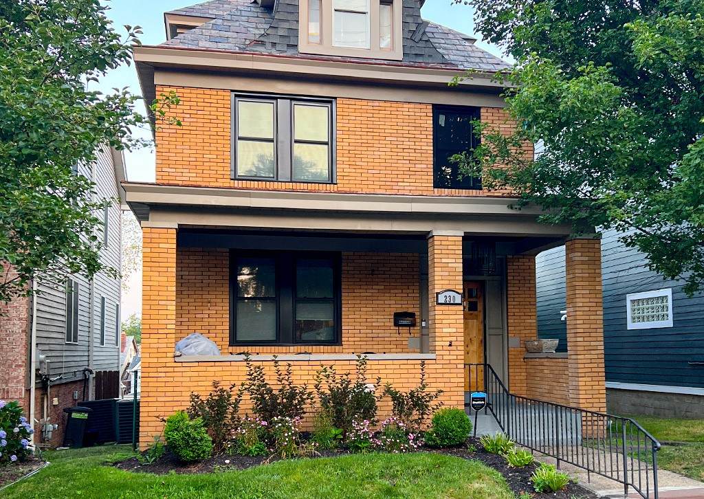230 Sweetbriar St - Photo 1