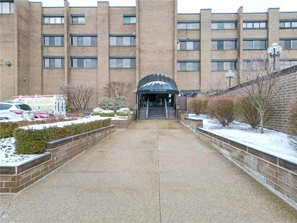 1000 Grandview Ave - Photo 1