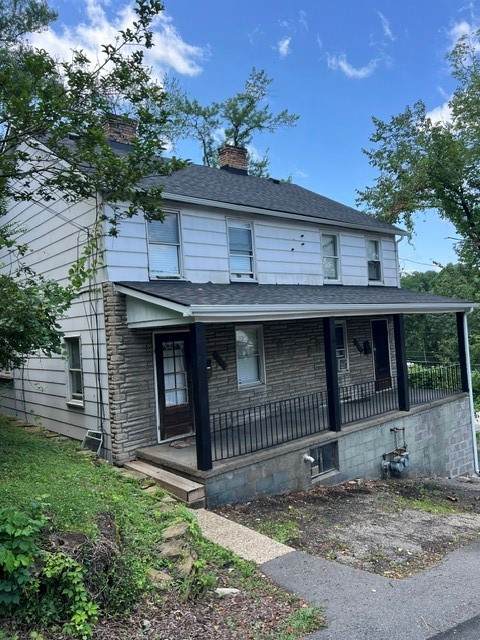 4462 4th St - Photo 1
