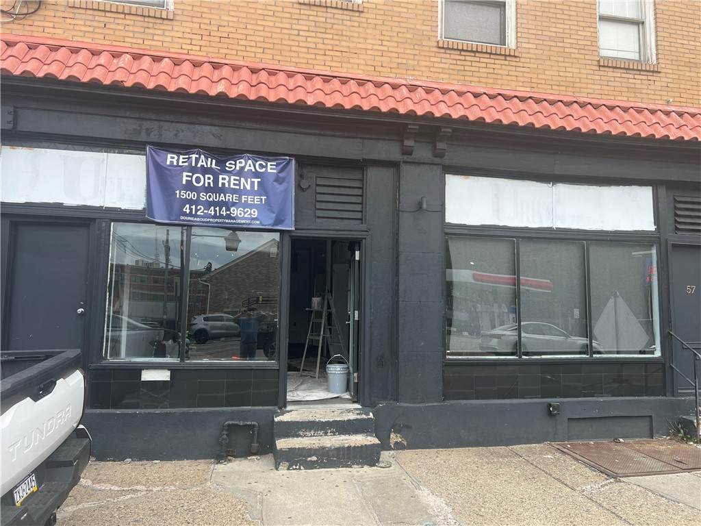 1001 E Carson - Photo 1