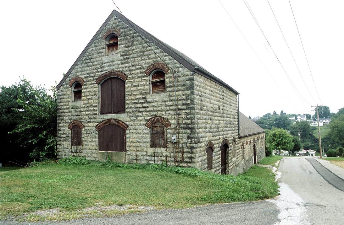 62 Fairview/325 Oak Hall - Photo 1