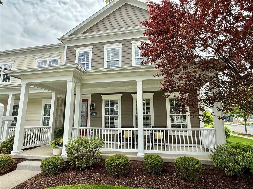 1241 Newbury Highland - Photo 1