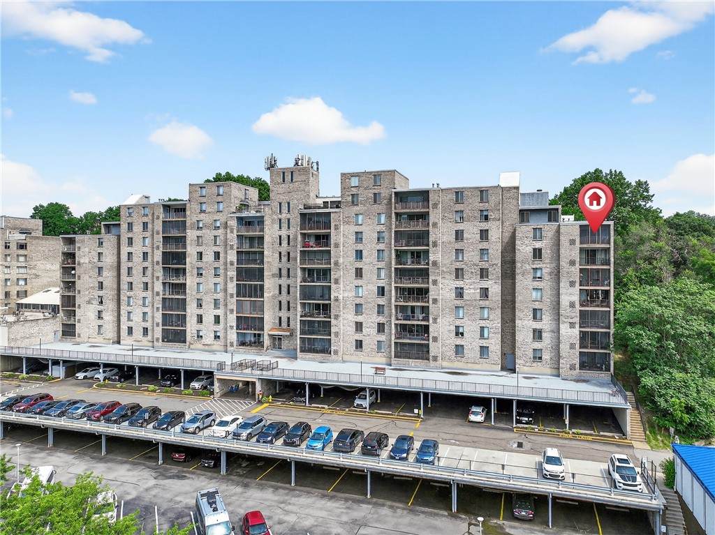 2120 Greentree Rd - Photo 1