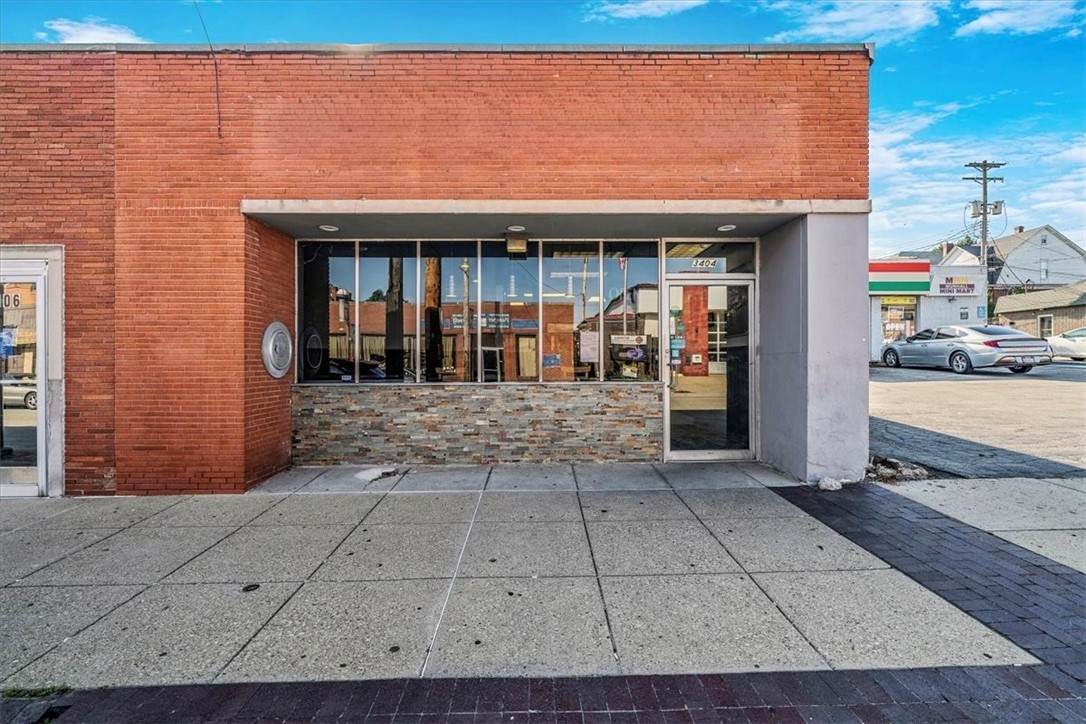 3404 Main St - Photo 1