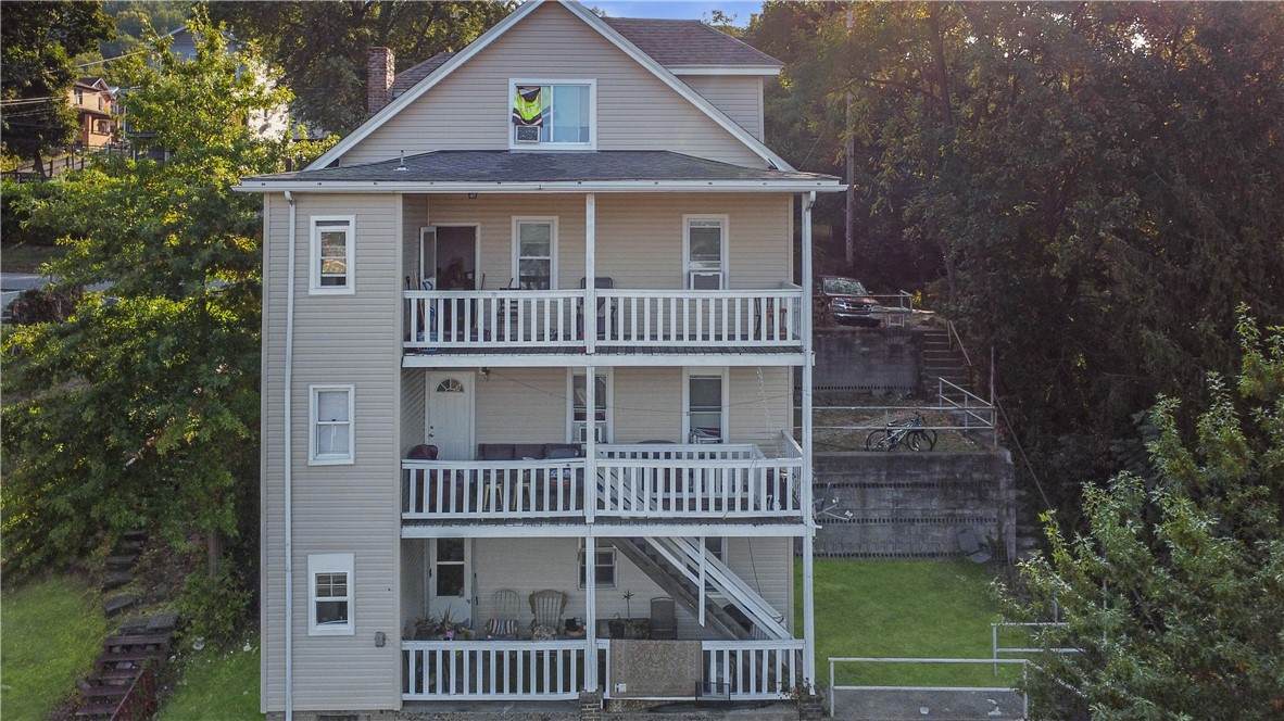 941 Pine Street - Photo 1