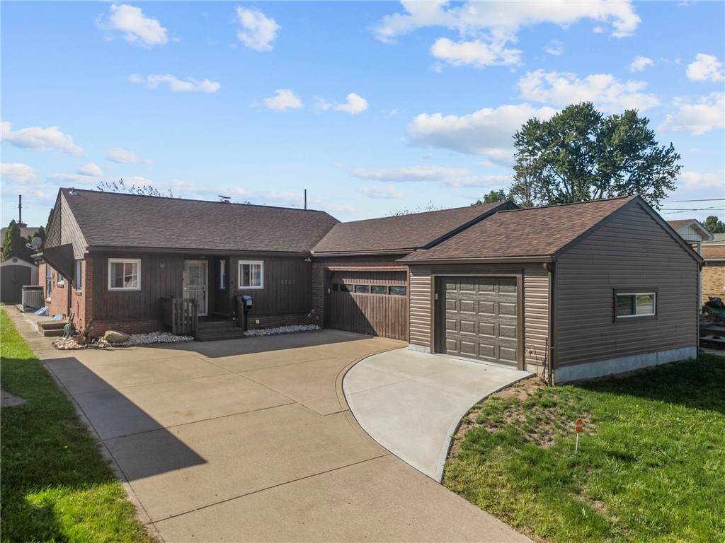 2757 Brodhead Rd - Photo 1