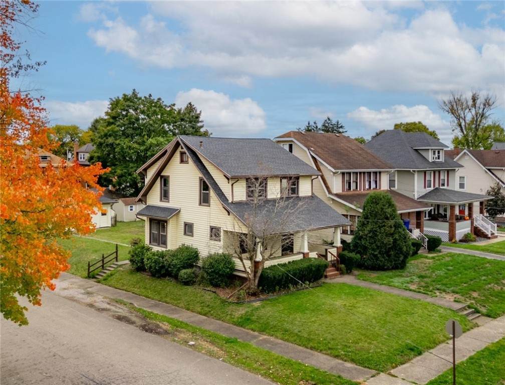 142 Garfield Ave - Photo 1