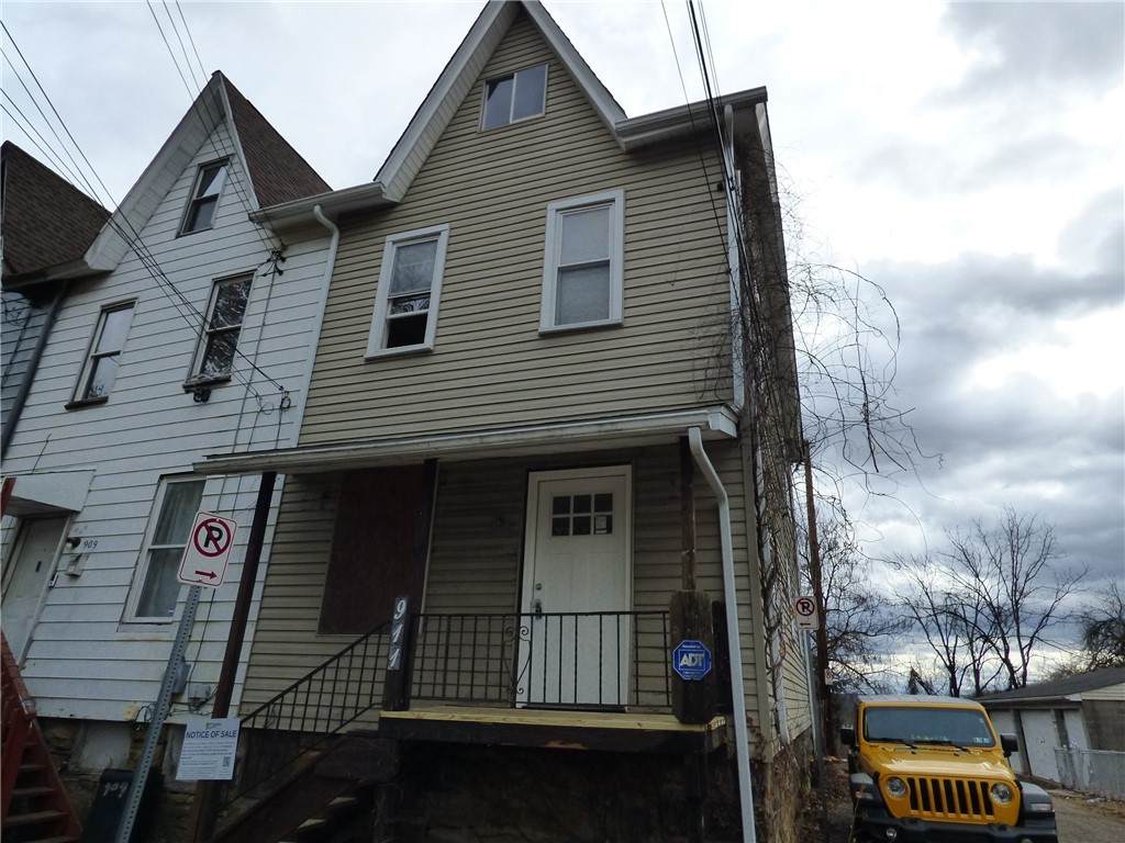 911 Amherst St - Photo 1