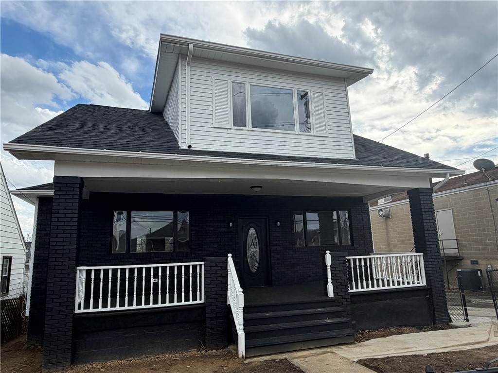 1028 Broad - Photo 1
