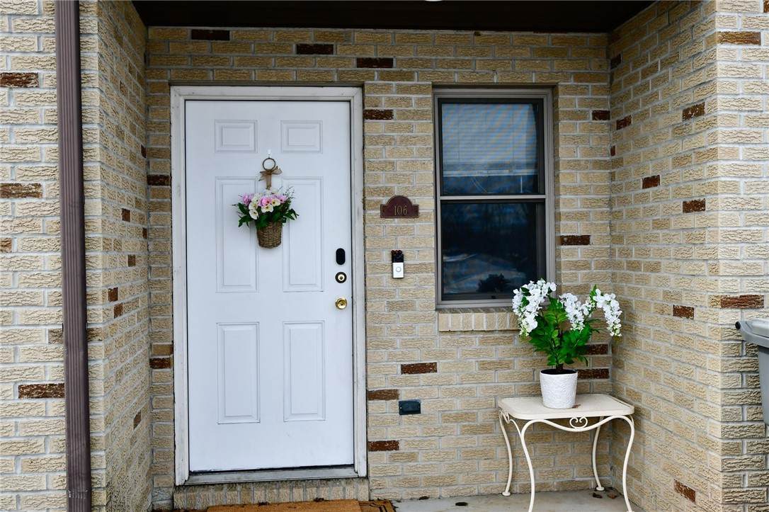 106 Meadowview Drive - Photo 1