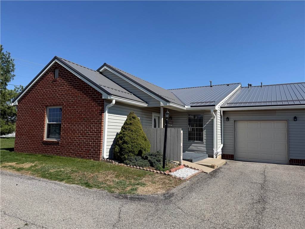 502 Brookstone Ct - Photo 1