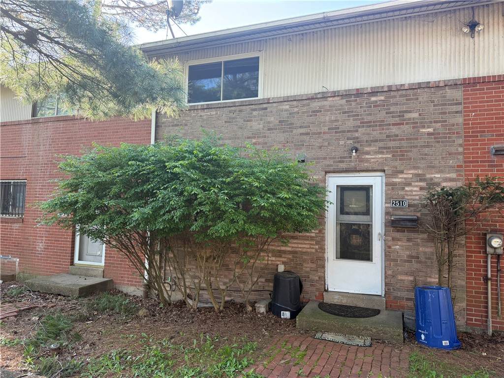2510 Park Hill Dr - Photo 1