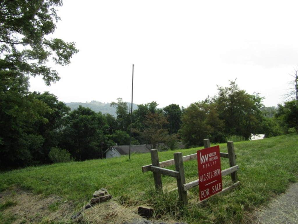 732 7th St - Photo 1