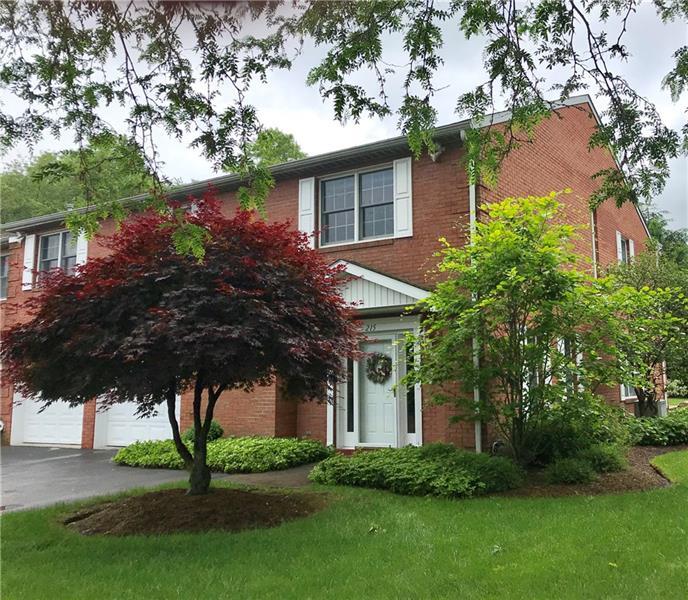 215 Greenview Court - Photo 1