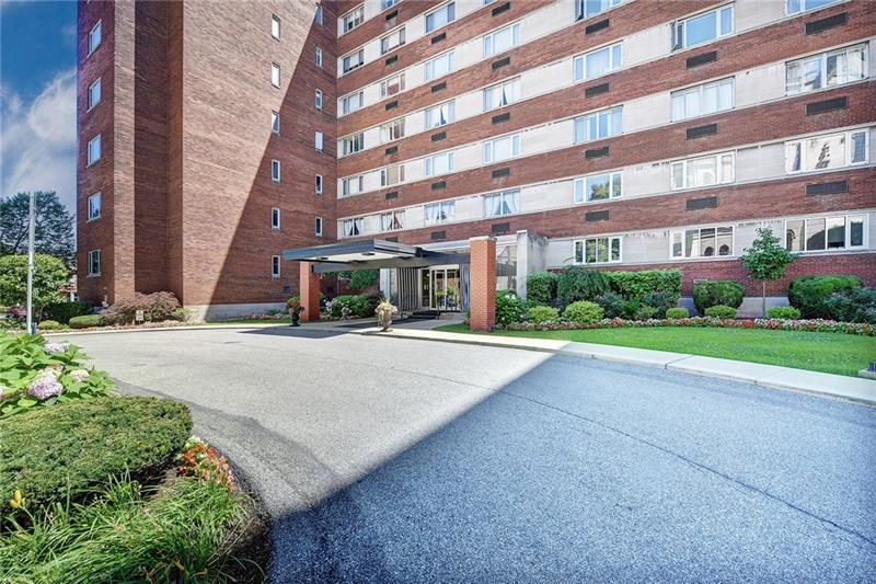 128 Craig St - Photo 1