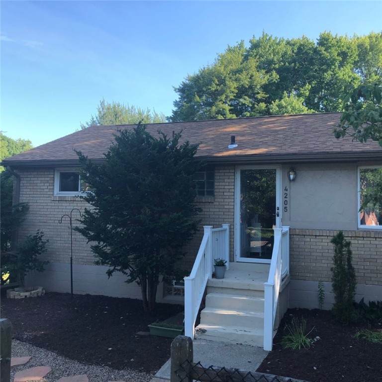 4205 Oakridge Dr - Photo 1