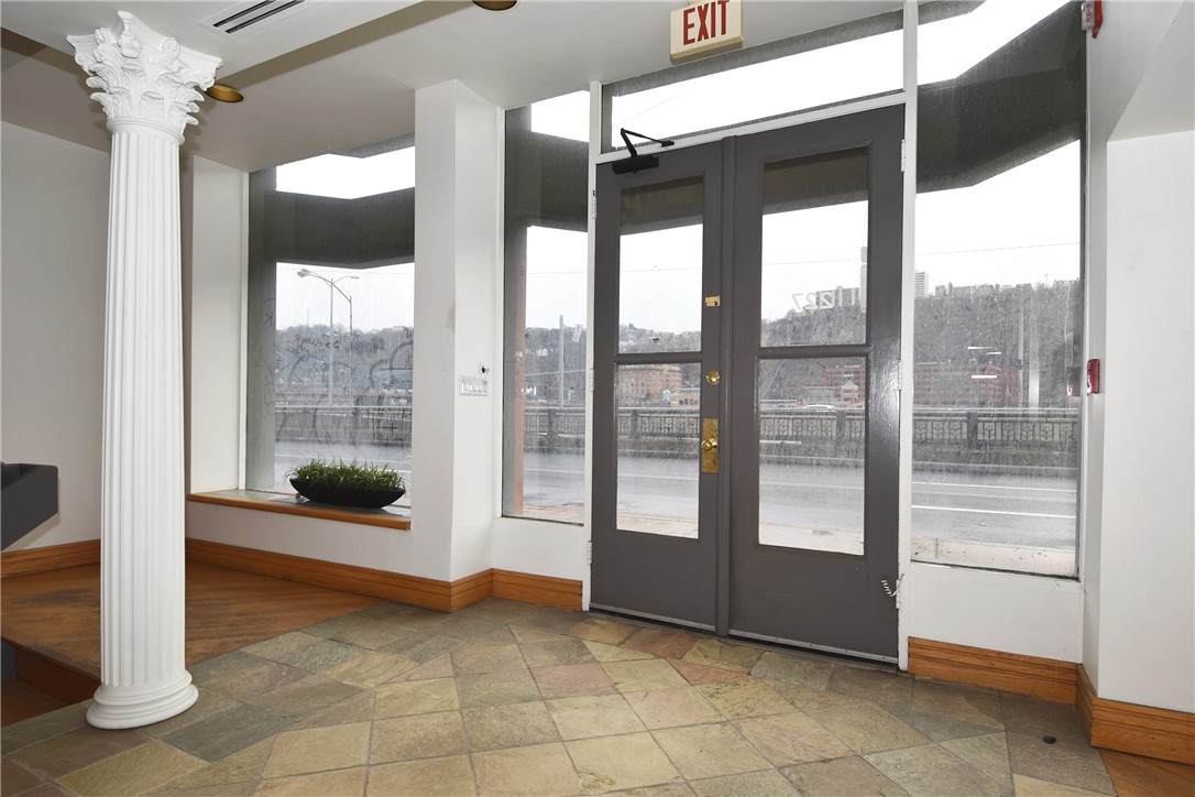 227 Fort Pitt Blvd - Photo 1