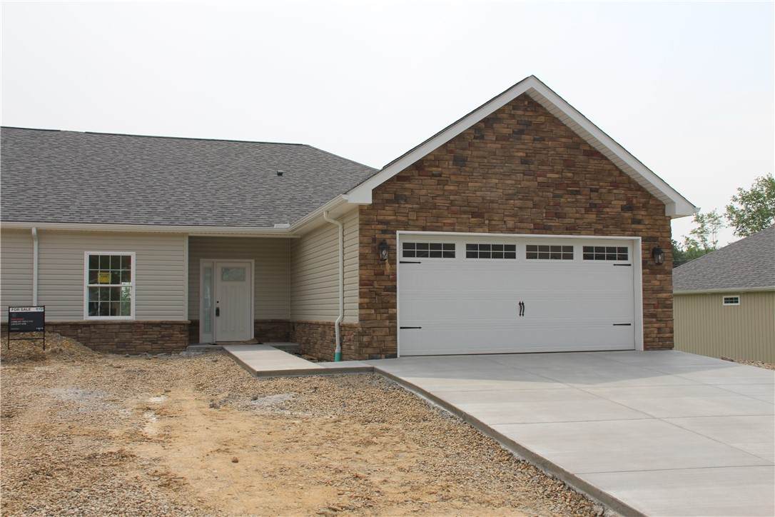330 Cherokee Dr - Photo 1