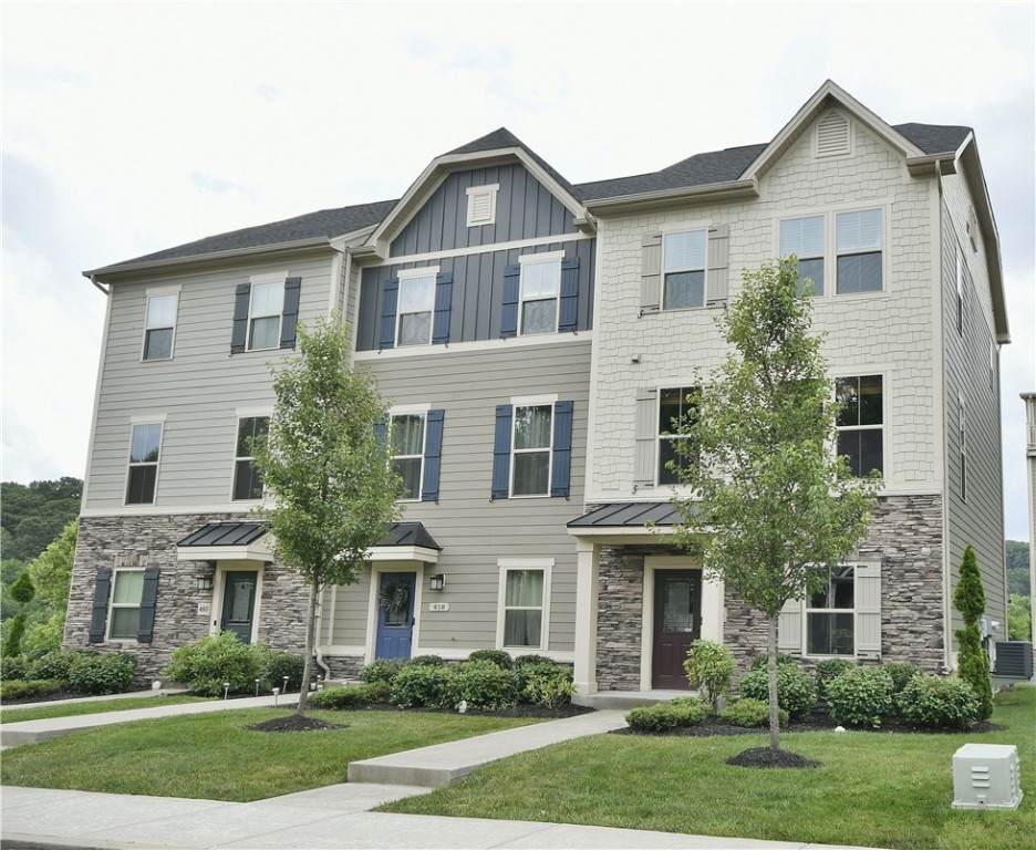 456 Fairmont Dr - Photo 1