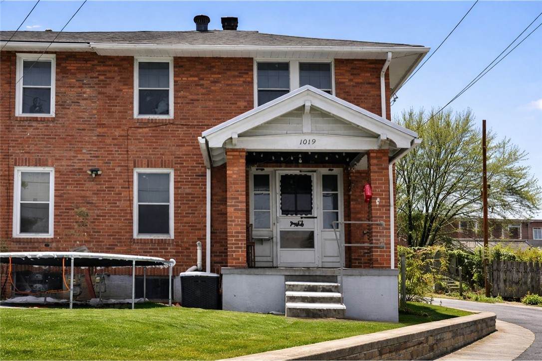 1019 Pennsylvania Ave - Photo 1